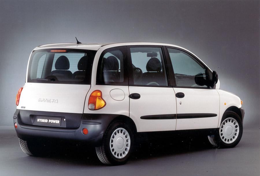 An original press image for the second generation Multipla  