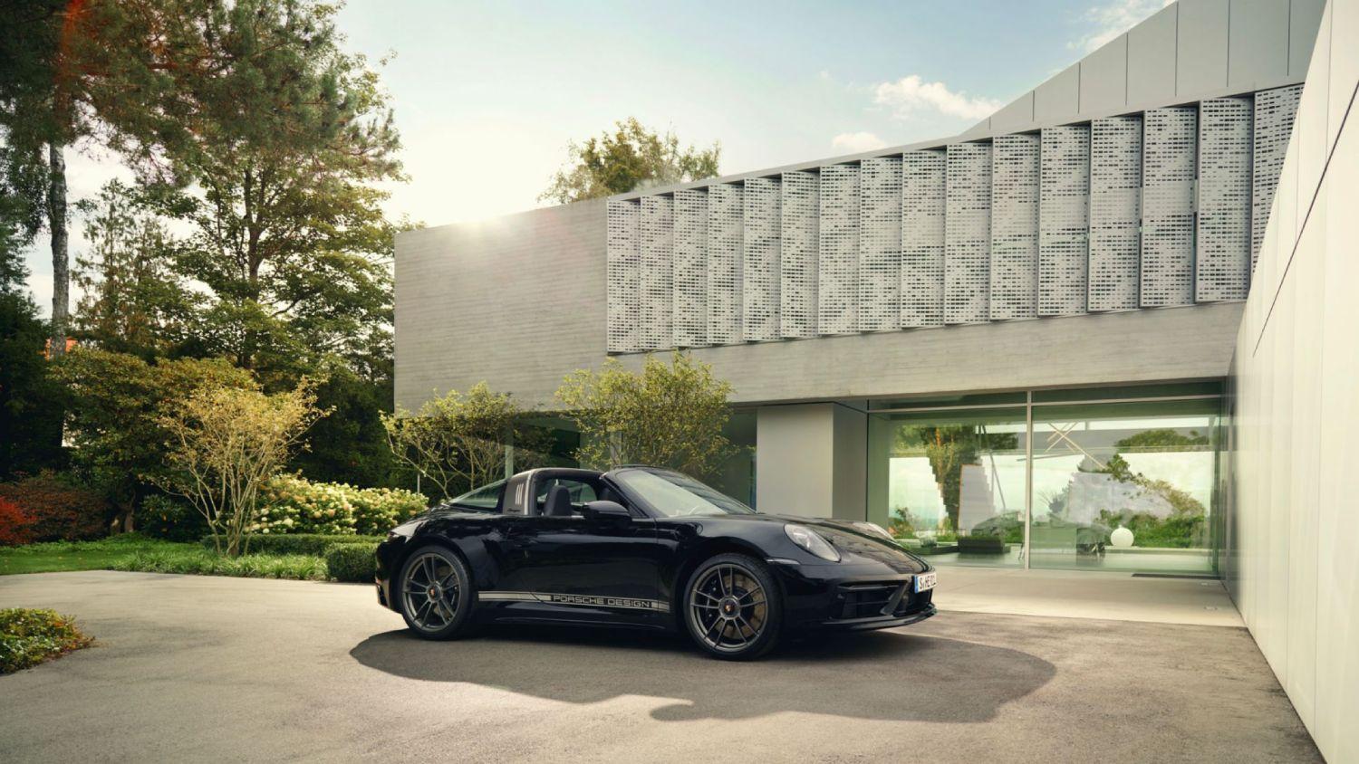 Porsche 911 50 year anniversary edition in black 