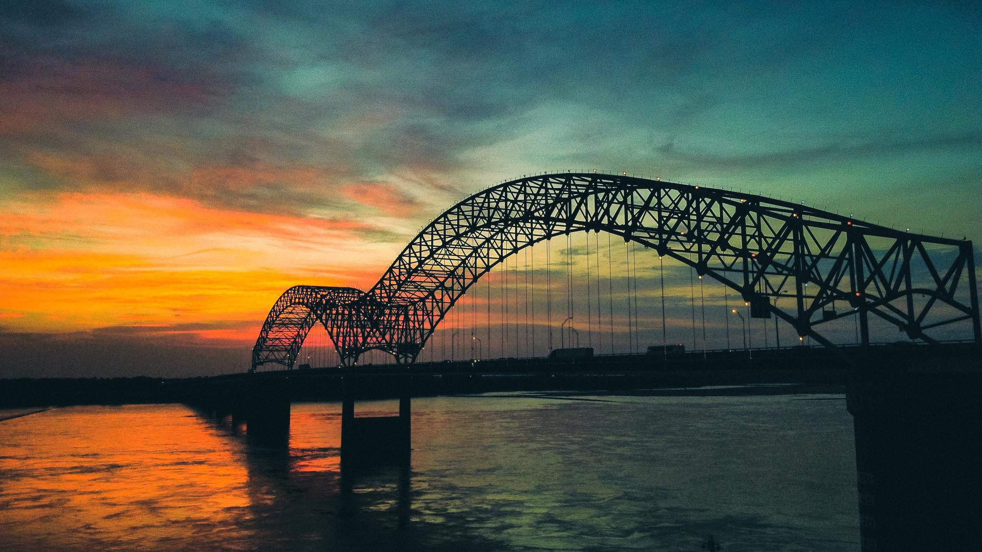 The Memphis I40 bridge at sunset.